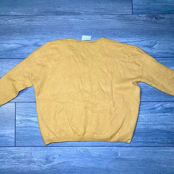 EUC Poles Madison Montagut Soft Mustard V Neck Long Sleeve Sweater - Picture 5 of 10